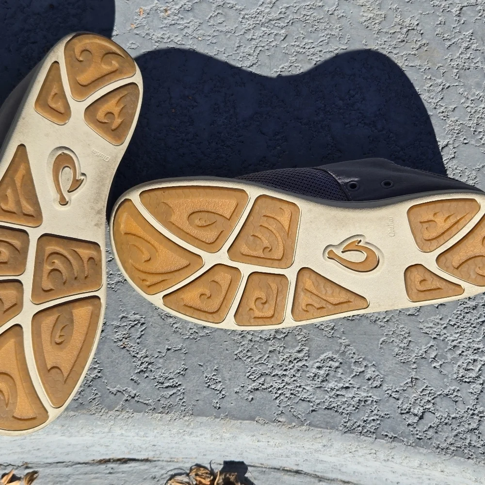 OluKai Men's Sz 9.5 Gray Sneakers Step In Slip On Lace Up